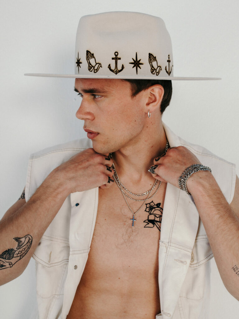 Ángel - for the great captains of the sea. It’s simplistic design makes it a true piece of art! Hand-drawn Tattoos branded on Felt.