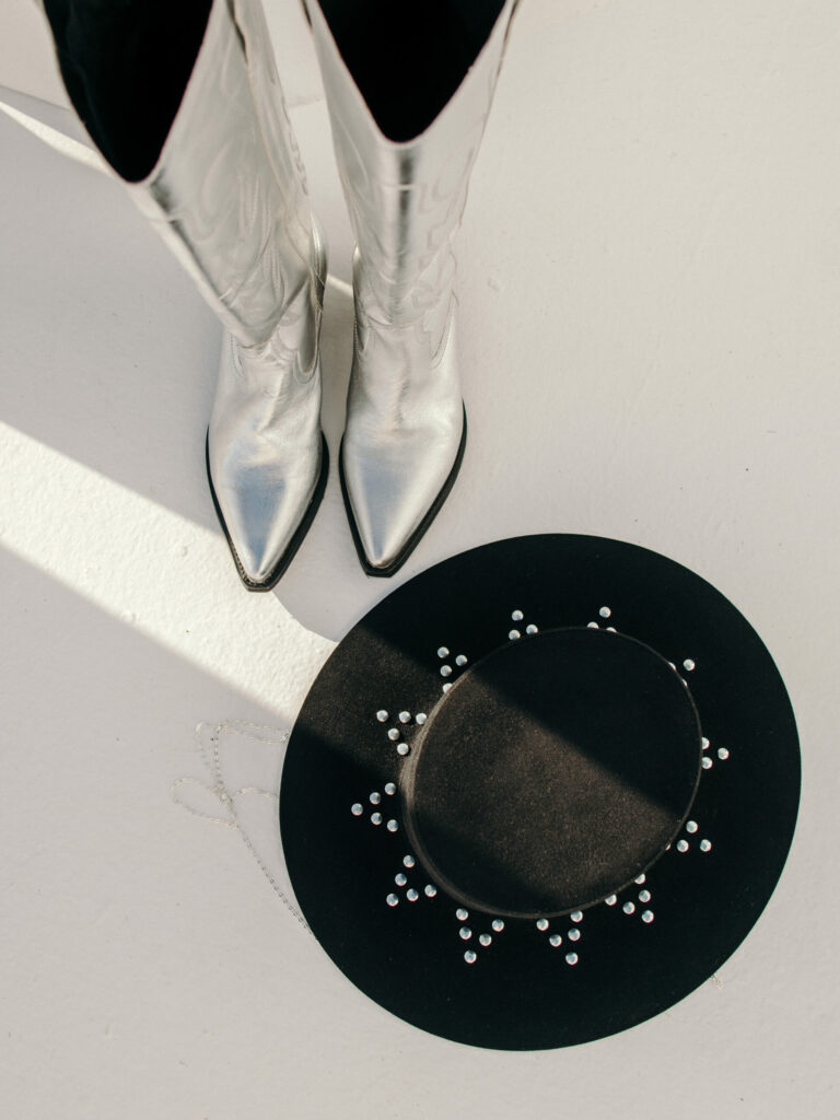 Cocain - for the Fashionistas. Color Pitch comes in our simplistic Venice shape - inspired by venetian gondoliers.